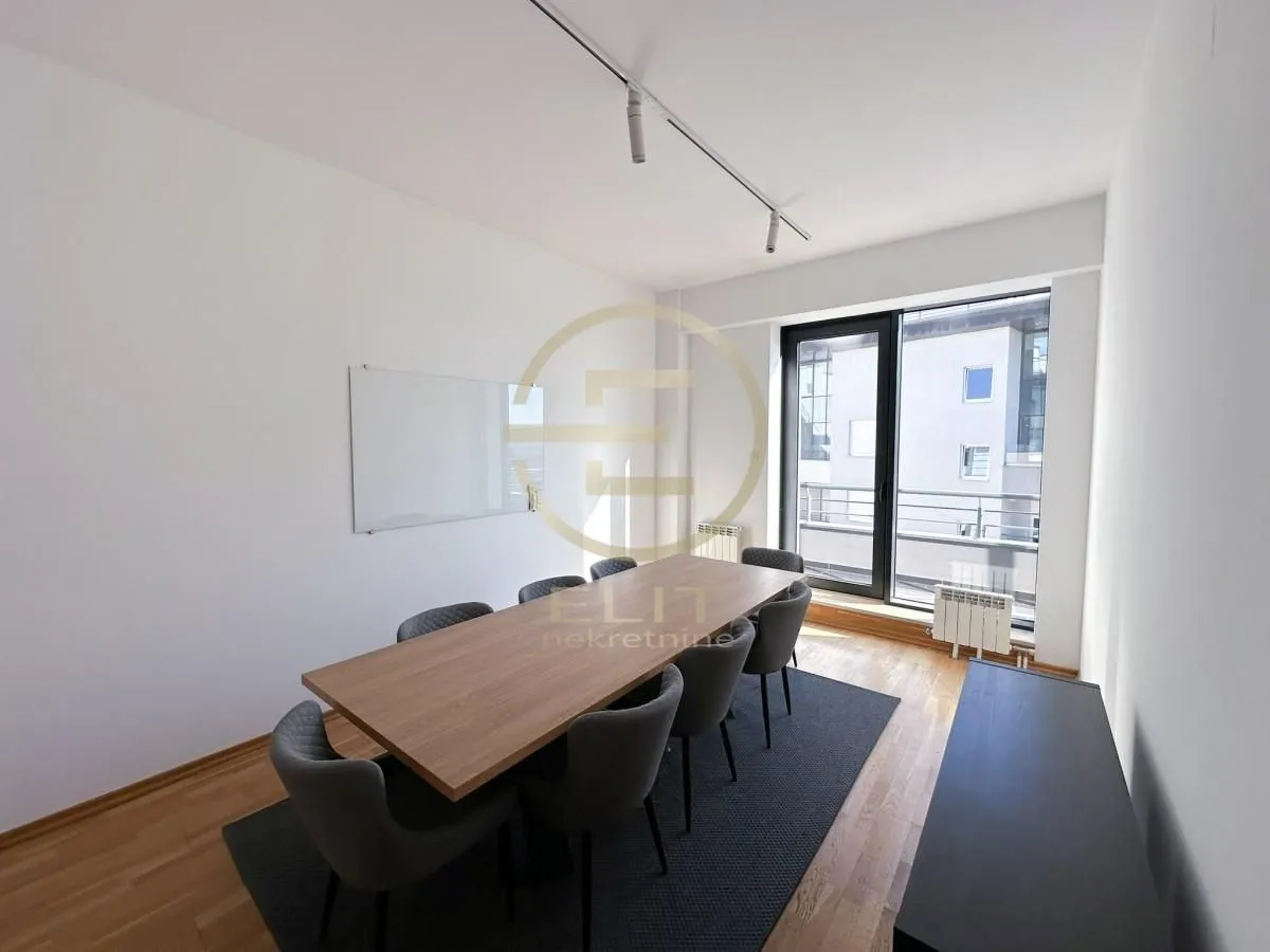 Rent, office space, 312m², Bulevar Oslobodjenja, Novi Sad Sve Podlokacije