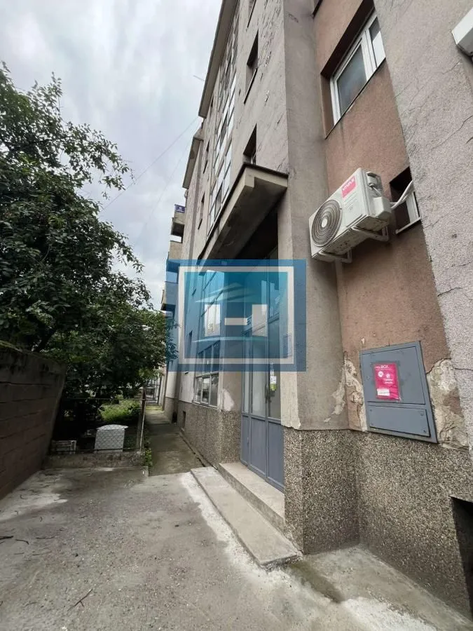 Prodaja, trosoban stan, 65m², Paraćin, Srbija