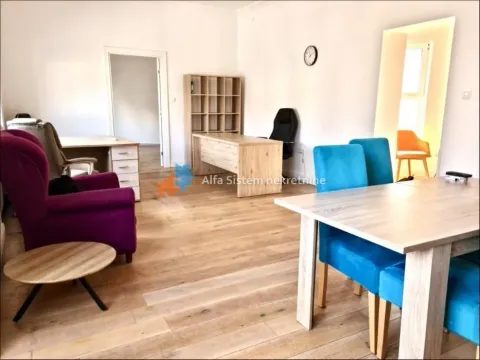 Izdavanje, dvosoban stan, 70m², Vračar Hram, Vračar Sve Podlokacije - image 2