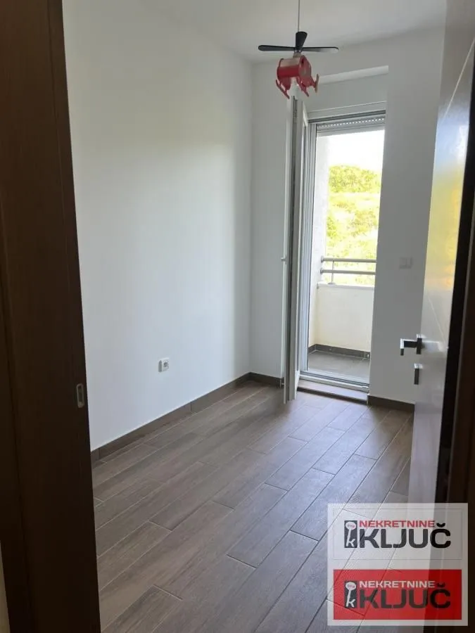 Prodaja, četvorosoban stan, 73m², Alibegovac, Petrovaradin