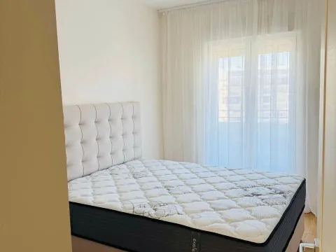 Izdavanje, jednosoban stan, 48m², Central Point, Podgorica - image 2