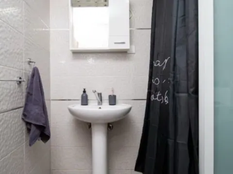 Izdavanje, jednosoban stan, 47m², Gruda, Cetinje - image 10