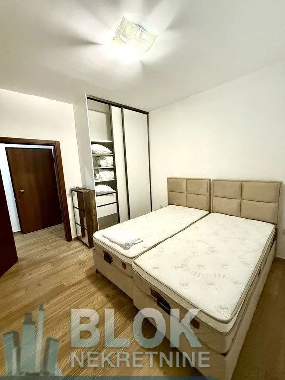 Izdavanje, dvosoban stan, 70m², Centar, Podgorica