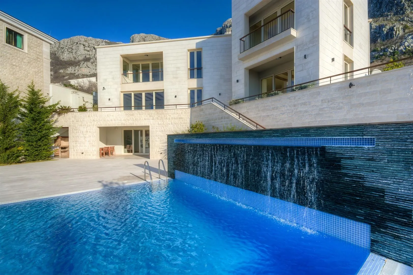 Sale, house, 600m², Blizikuće, Budva