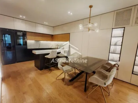 Izdavanje, trosoban stan, 100m², Savski Venac, Beograd - image 9