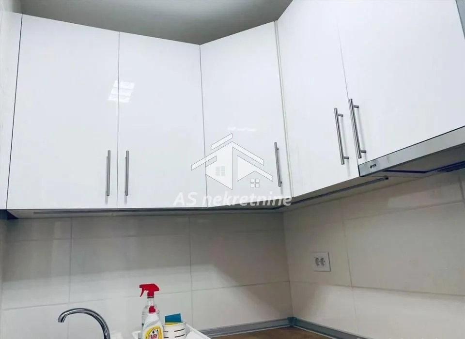 Rent, two bedroom apartment, 42m², Kalenić Pijaca, Vračar Sve Podlokacije