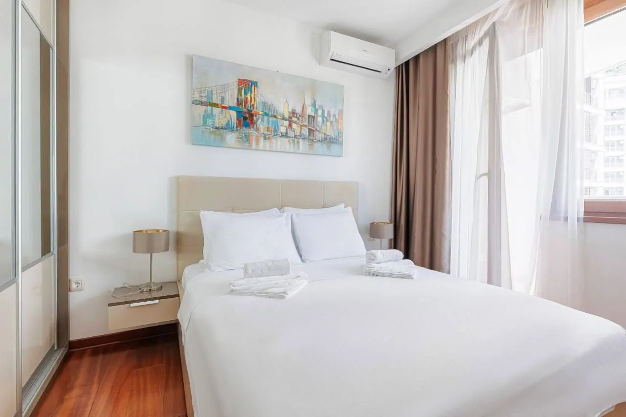 Rent, one bedroom apartment, 72m², Bečići, Budva