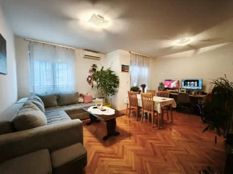 Prodaja, jednosoban stan, 61m², Stari Aerodrom, Podgorica - image 10