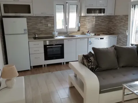Rent, one bedroom apartment, 45m², Stari Aerodrom, Podgorica - image 5