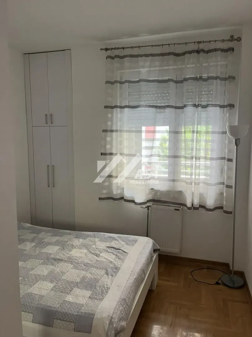 Izdavanje, jednosoban stan, 41m², Centar, Novi Sad