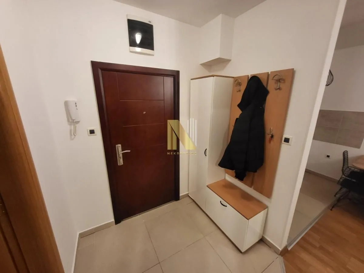 Izdavanje, jednosoban stan, 38m², Sajmište, Novi Sad