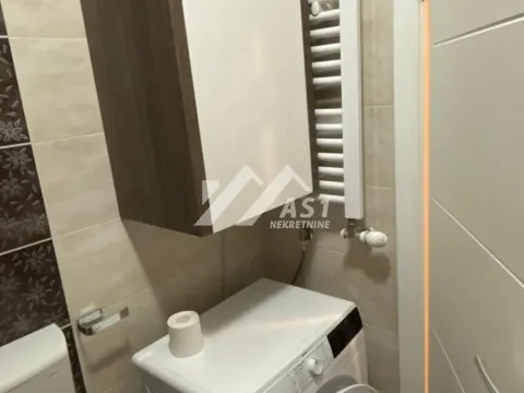 Izdavanje, dvosoban stan, 43m², Bulevar Evrope, Novi Sad Sve Podlokacije - image 9