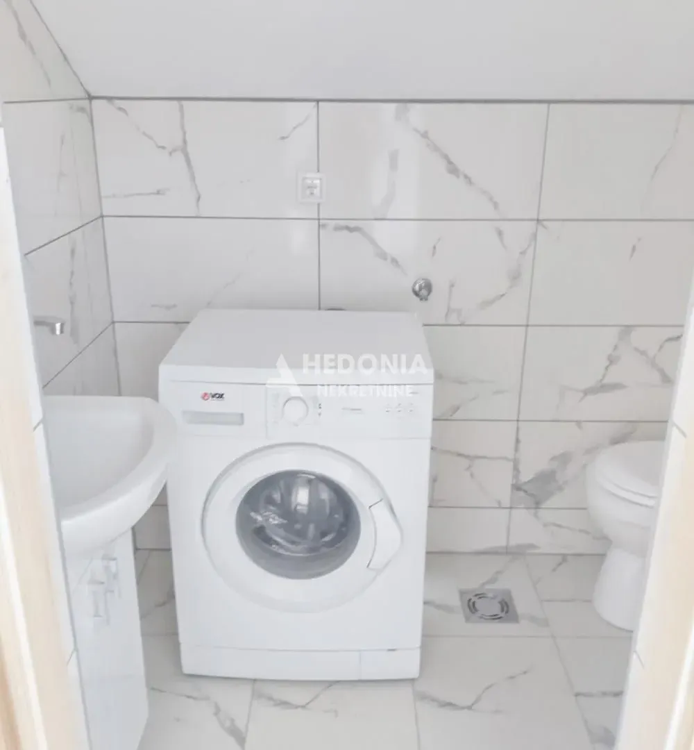 Izdavanje, dvosoban stan, 50m², Zemun Gornji Grad, Zemun Sve Podlokacije
