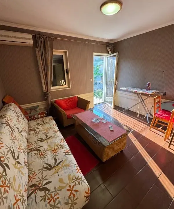 Prodaja, jednosoban stan, 50m², Petrovac, Budva