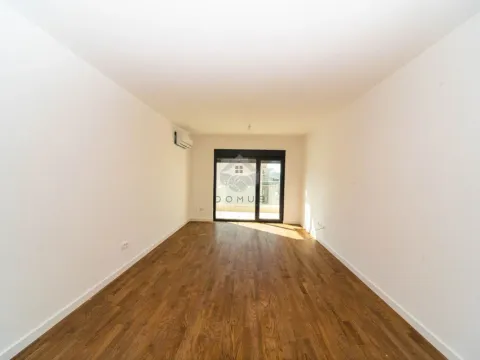 Prodaja, jednosoban stan, 53m², Bar, Crna Gora - image 1