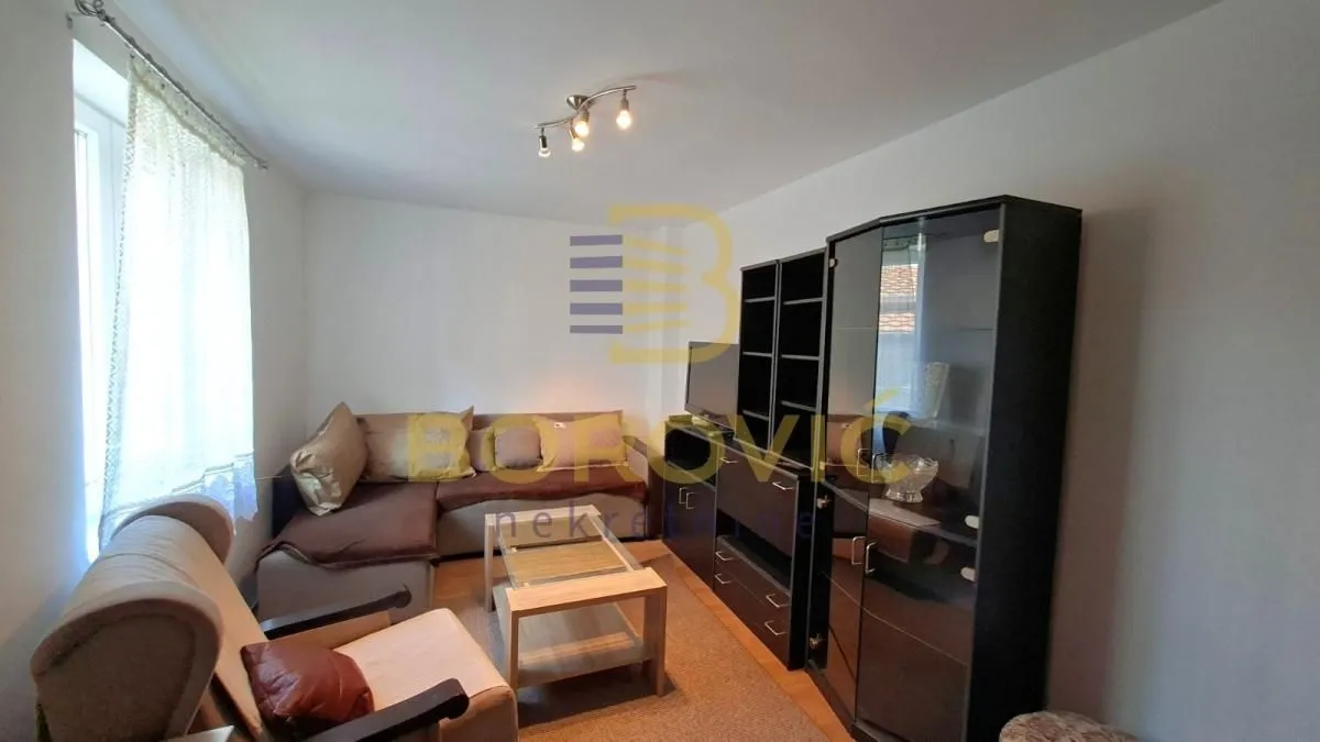 Rent, four bedroom apartment, 72m², Senjak, Beograd