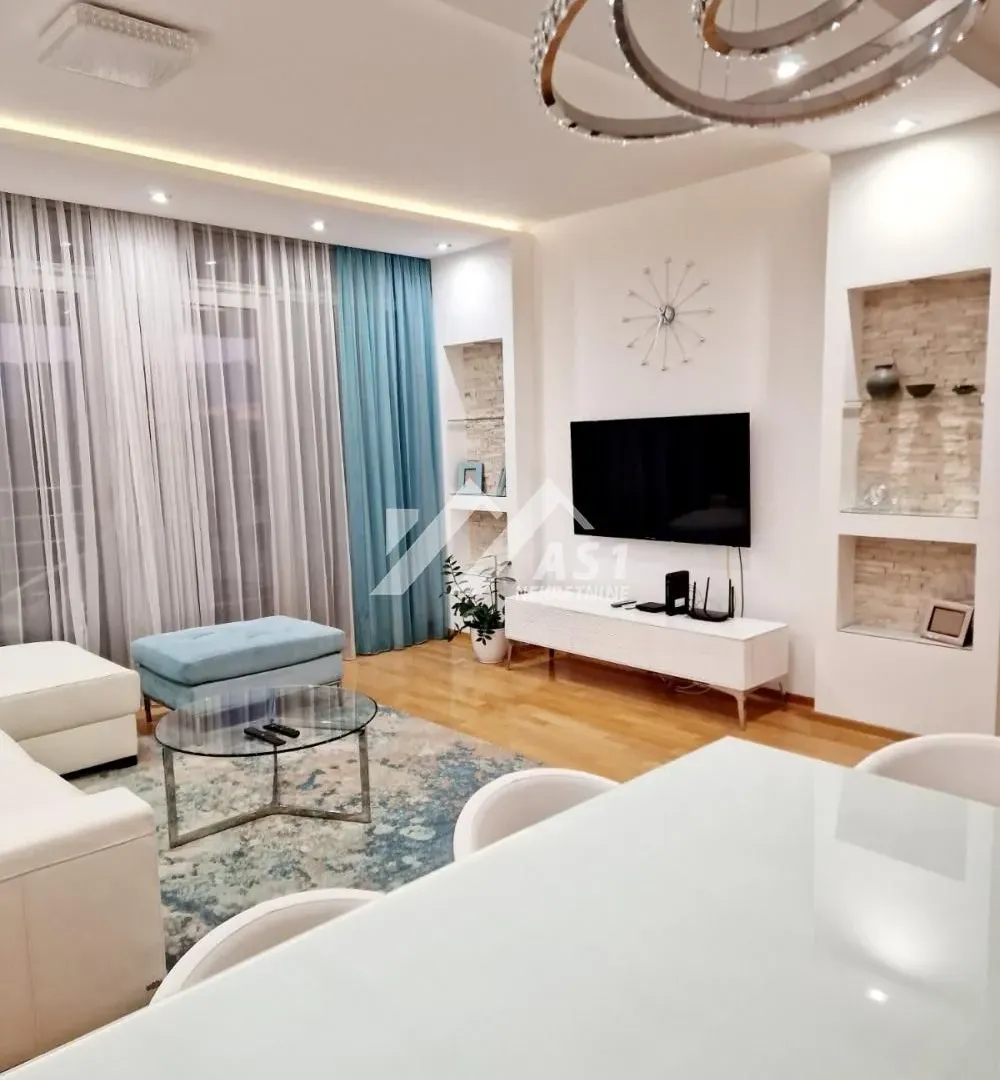 Izdavanje, trosoban stan, 105m², Novi Sad Sve Podlokacije, Novi Sad