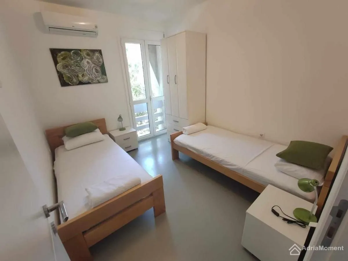 Sale, three bedroom apartment, 80m², Petrovac, Budva