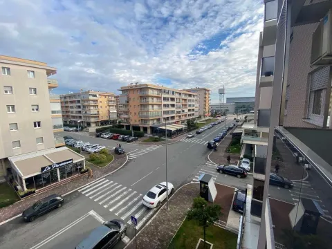 Rent, one bedroom apartment, 50m², City Kvart, Podgorica - image 10
