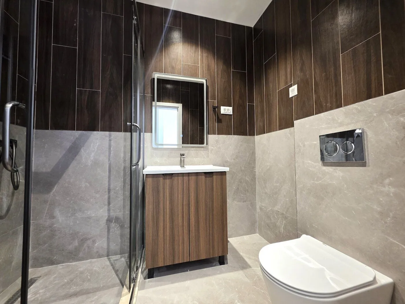 Izdavanje, jednosoban stan, 40m², Tološi, Podgorica