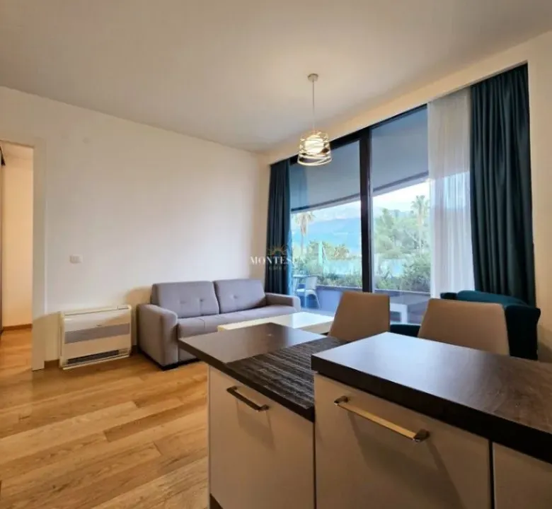 Izdavanje, jednosoban stan, 56m², Budva, Crna Gora