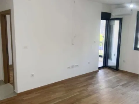 Izdavanje, dvosoban stan, 53m², City Kvart, Podgorica - image 8