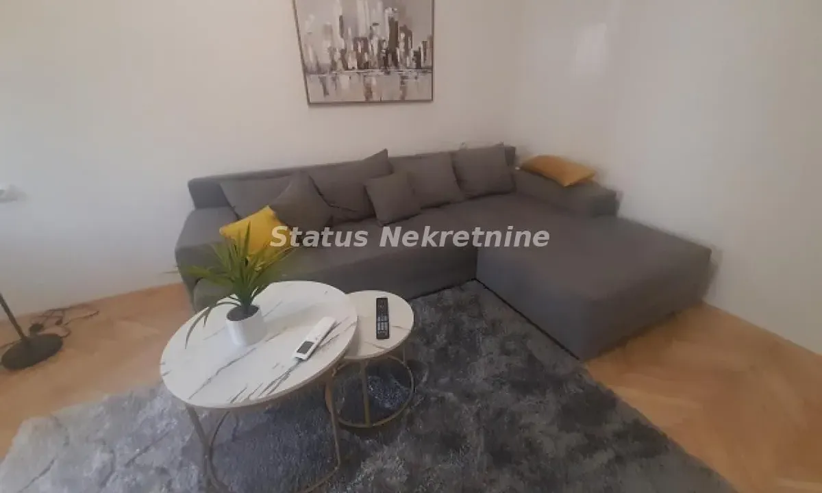 Izdavanje, dvosoban stan, 52m², Železnička Stanica, Novi Sad Sve Podlokacije