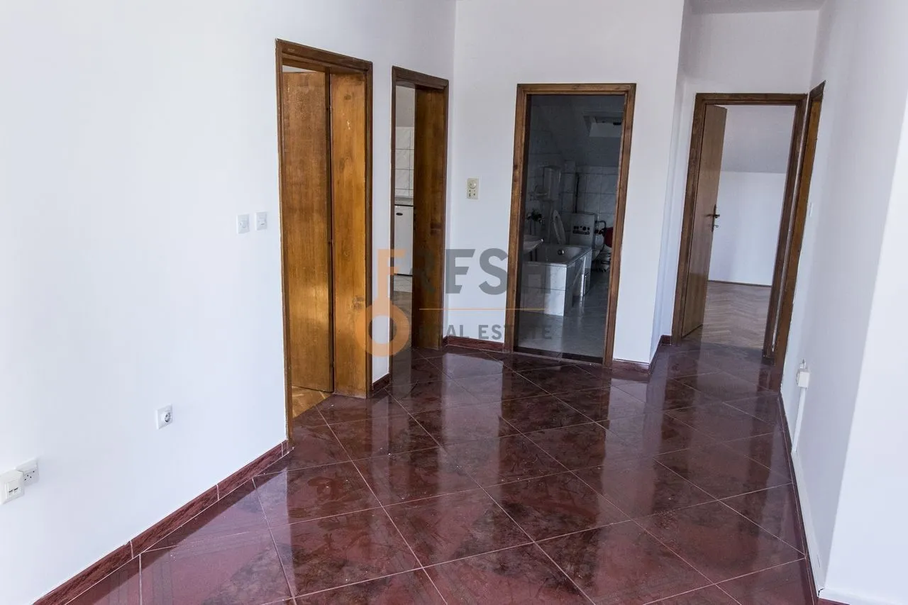 Rent, house, 500m², Ostalo, Podgorica
