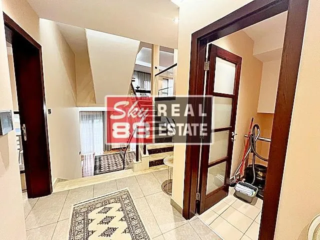 Prodaja, kuća, 371m², Savski Venac, Beograd