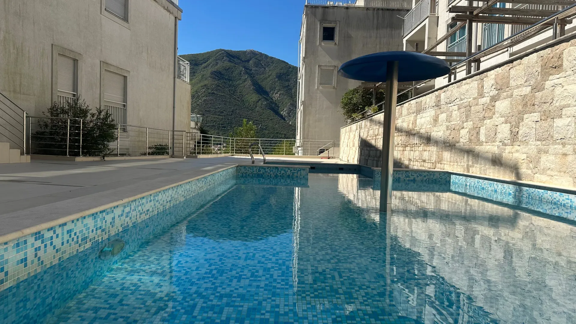Prodaja, dvosoban stan, 75m², Grad, Kotor