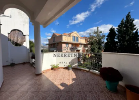 Izdavanje, petosoban stan, 280m², Gorica C, Podgorica - image 2