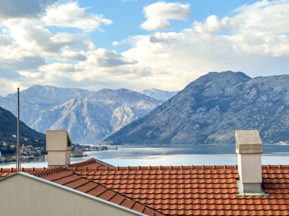 Prodaja, dvosoban stan, 62m², Dobrota, Kotor