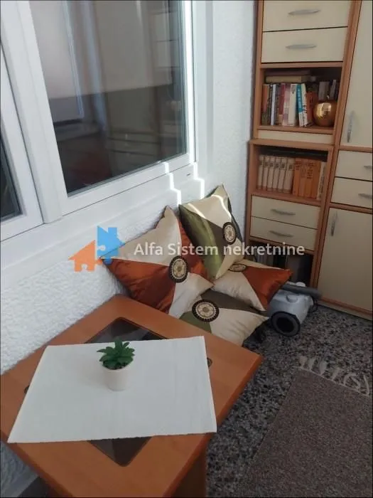Izdavanje, dvosoban stan, 65m², Čubura, Beograd