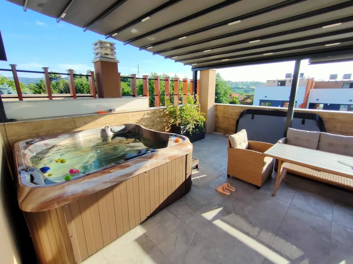 Izdavanje, kuća, 230m², Sremska Kamenica, Petrovaradin