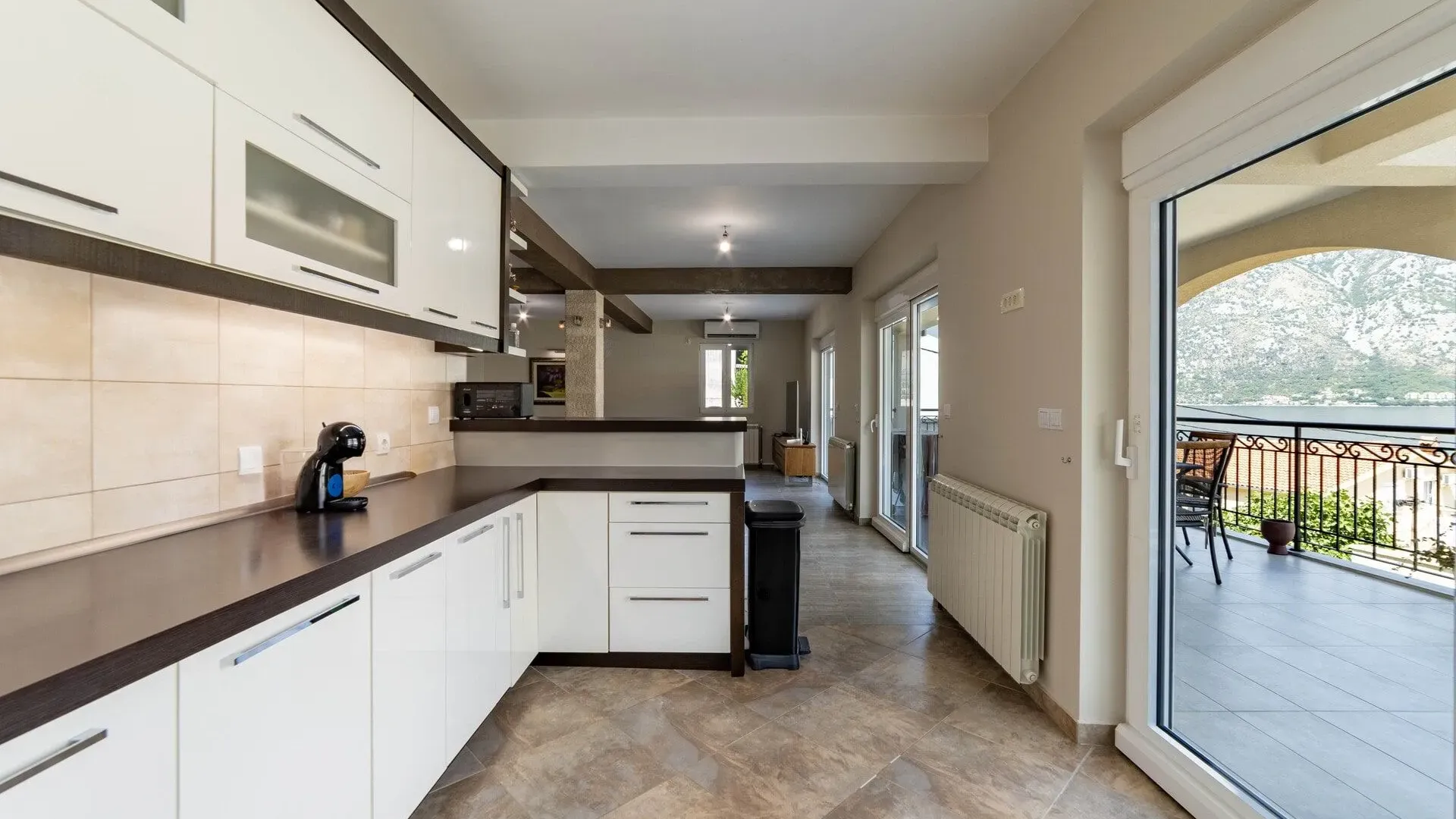 Prodaja, stan, 440m², Stoliv, Kotor
