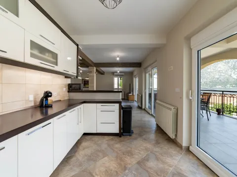 Prodaja, stan, 440m², Stoliv, Kotor - image 10