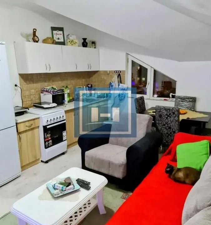 Prodaja, jednosoban stan, 50m², Centar, Paraćin