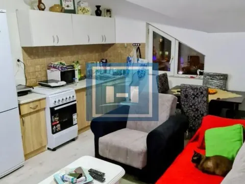 Prodaja, jednosoban stan, 50m², Centar, Paraćin