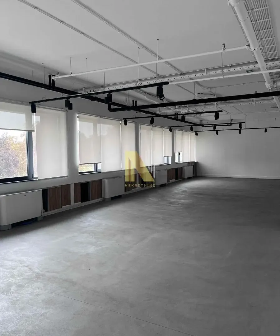 Rent, office space, 320m², Salajka, Novi Sad Sve Podlokacije
