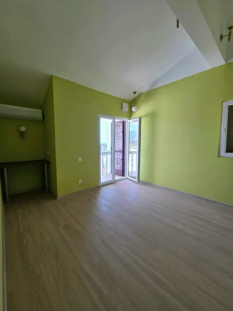 Prodaja, dvosoban stan, 93m², Centar, Budva