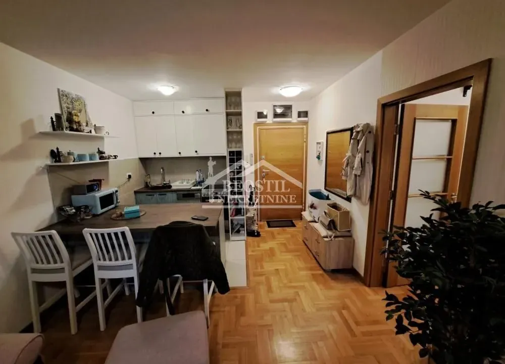 Prodaja, dvosoban stan, 57m², Lekino Brdo, Voždovac Sve Podlokacije