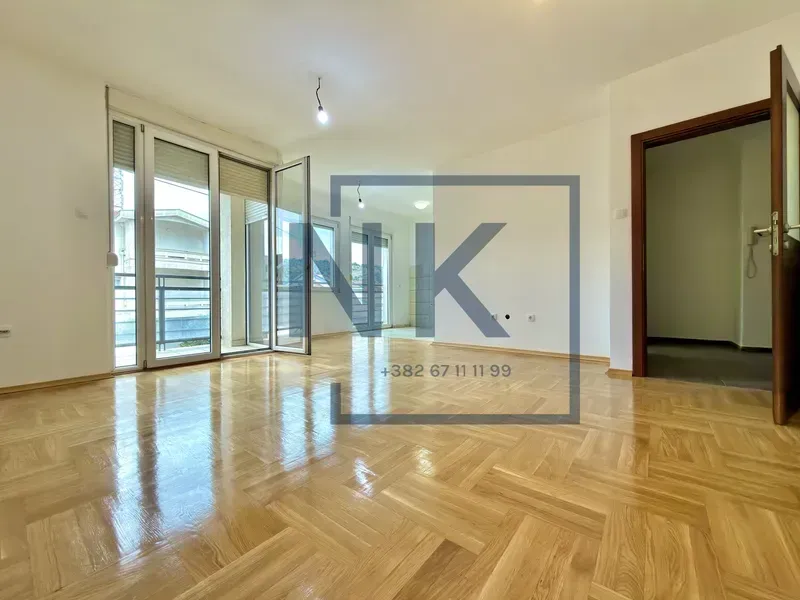 Prodaja, dvosoban stan, 73m², Blok 9, Podgorica