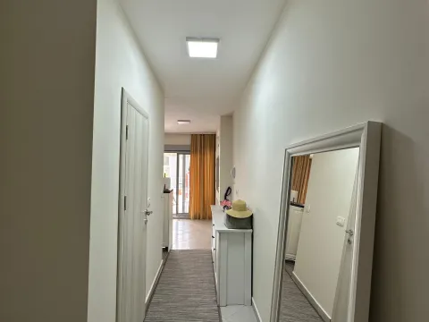 Izdavanje, jednosoban stan, 48m², Tivat, Crna Gora - image 18