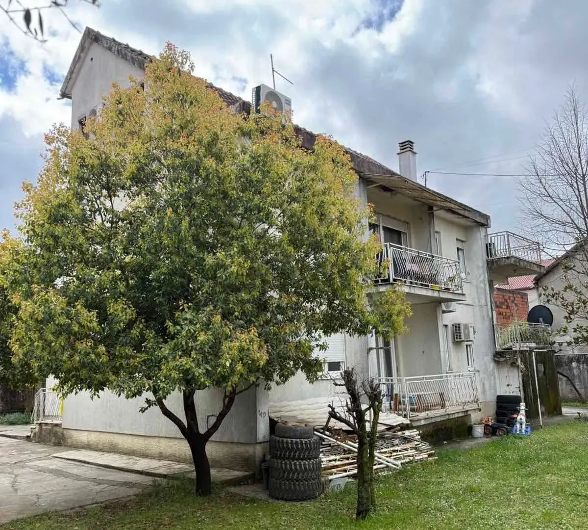 Prodaja, kuća, 370m², Zagorič, Podgorica