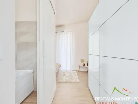 Izdavanje, četvorosoban stan, 79m², Dumidran, Tivat - image 7