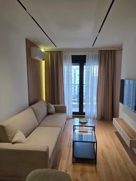 Izdavanje, jednosoban stan, 44m², Preko Morače, Podgorica