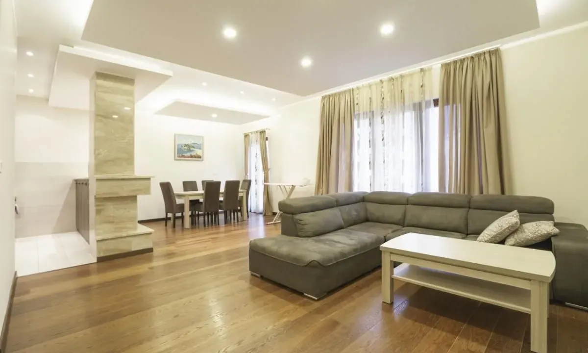 Prodaja, dvosoban stan, 92m², Budva, Crna Gora