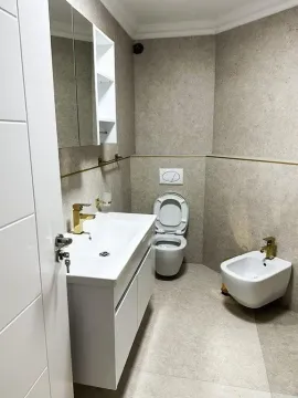 Izdavanje, četvorosoban stan, 266m², Stari Aerodrom, Podgorica - image 7