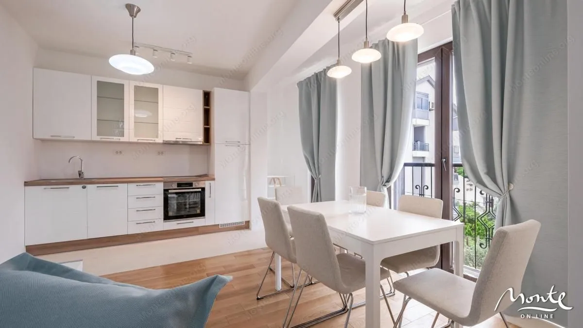 Prodaja, jednosoban stan, 50m², Centar, Tivat
