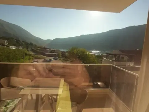 Izdavanje, dvosoban stan, 65m², Dobrota, Kotor - image 20